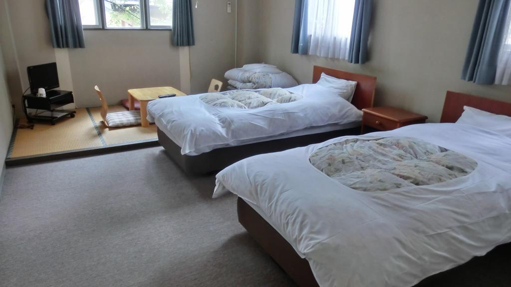 Oomukou Ryokan Hakuba Exterior photo